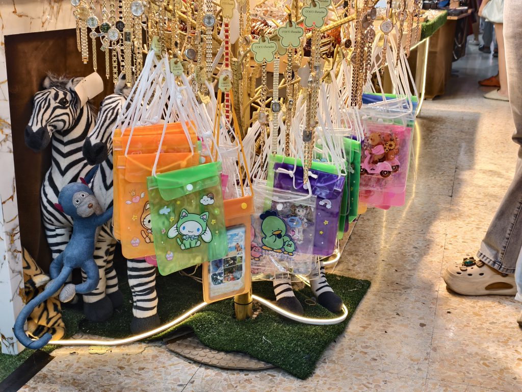 กระเป๋ากันน้ำสีสะท้อนแสง