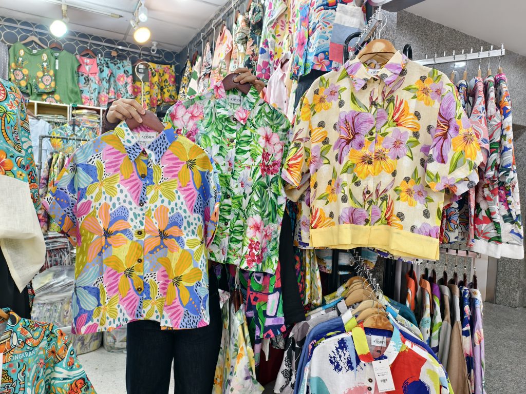 เสื้อฮาวายลายดอกครอป